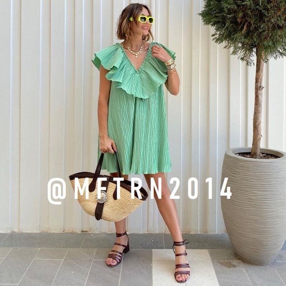 SOLD! BLOGGERS' FAVE!!! ZARA Short V-Neck Dress* - Picture 12 of 16